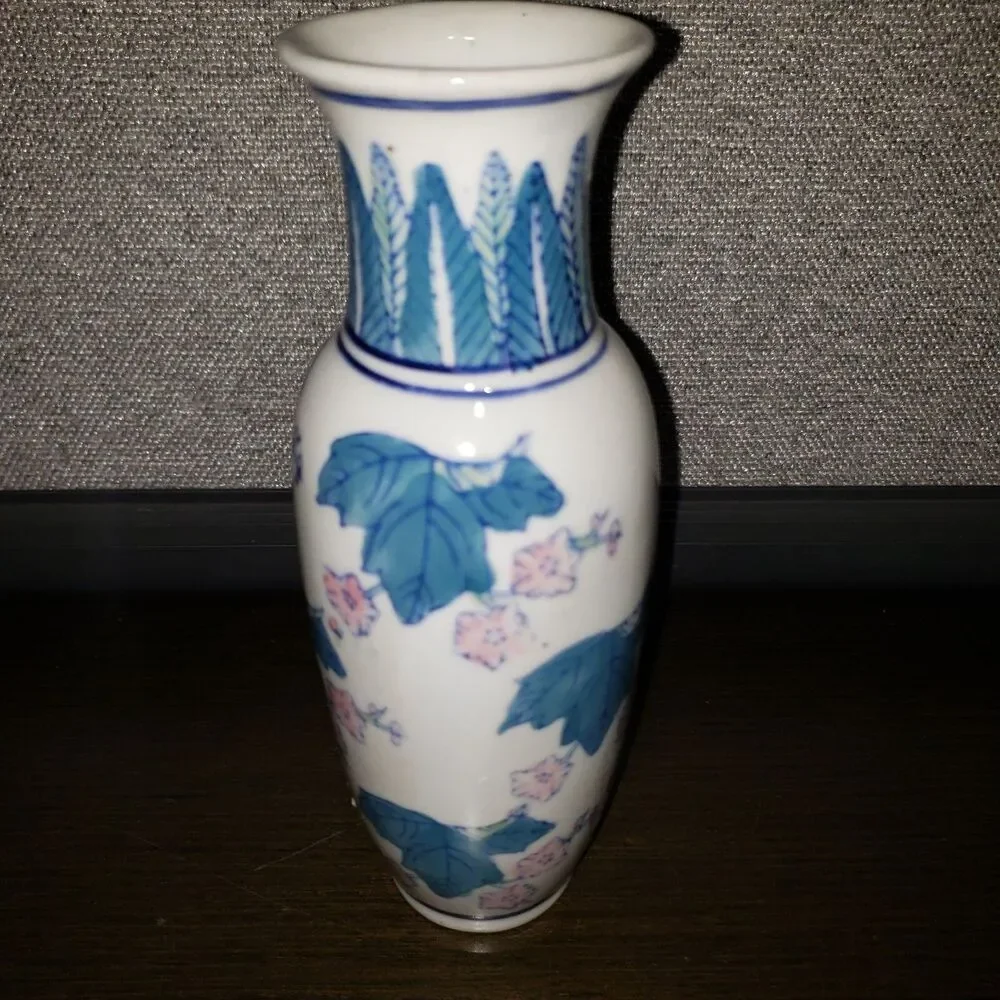 Floral Leaves Blue White Pink Vase 7,5